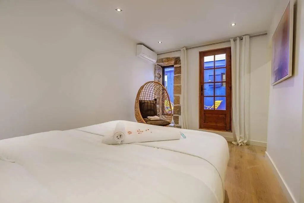 Appartement 5*, Climatise, Avec Terrasse Au Quartier Le Panier Marsilya 0*,